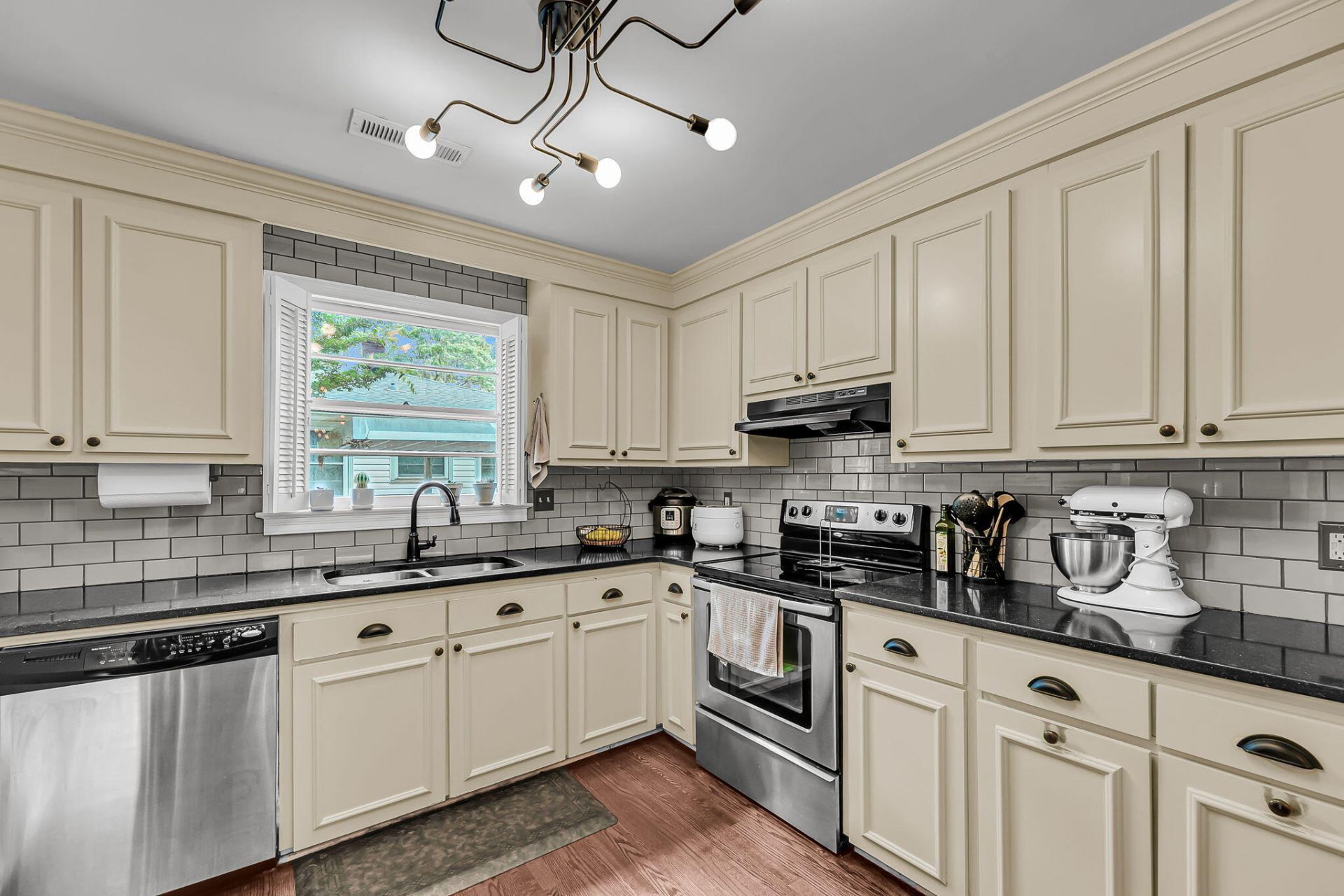 1326 Stoney Street Photo 12