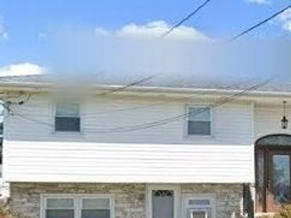 West Babylon, NY 11704