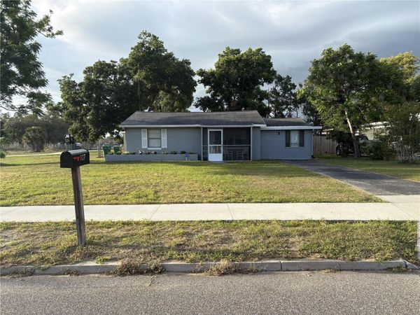 107 W GOLF LINKS AVENUE , EUSTIS, FL 32726