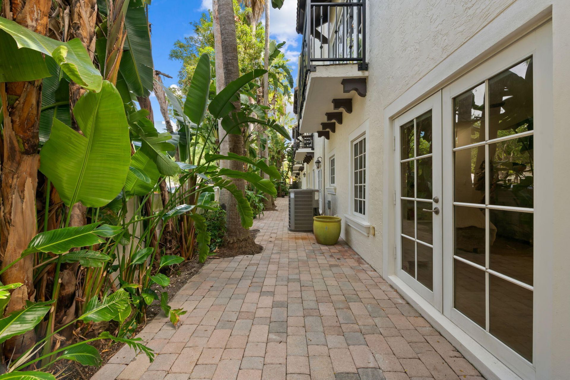 500 SE 7th Street, Unit 105, Fort Lauderdale, FL 33301 Photo