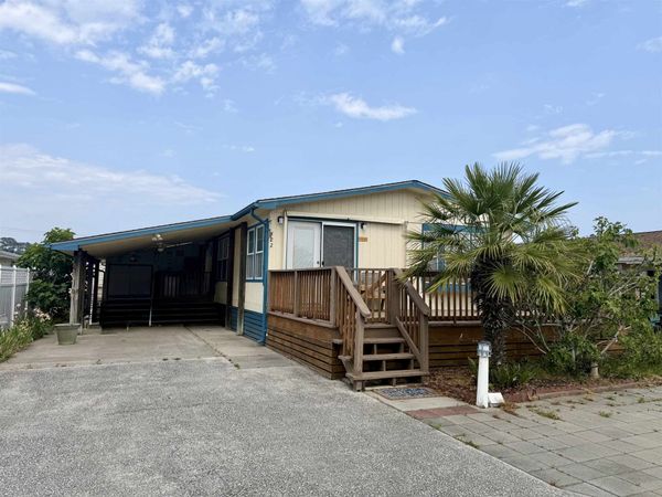 422 Sandlewood Dr., Surfside Beach, SC 29575