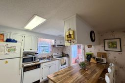422 Sandlewood Dr. photo 4
