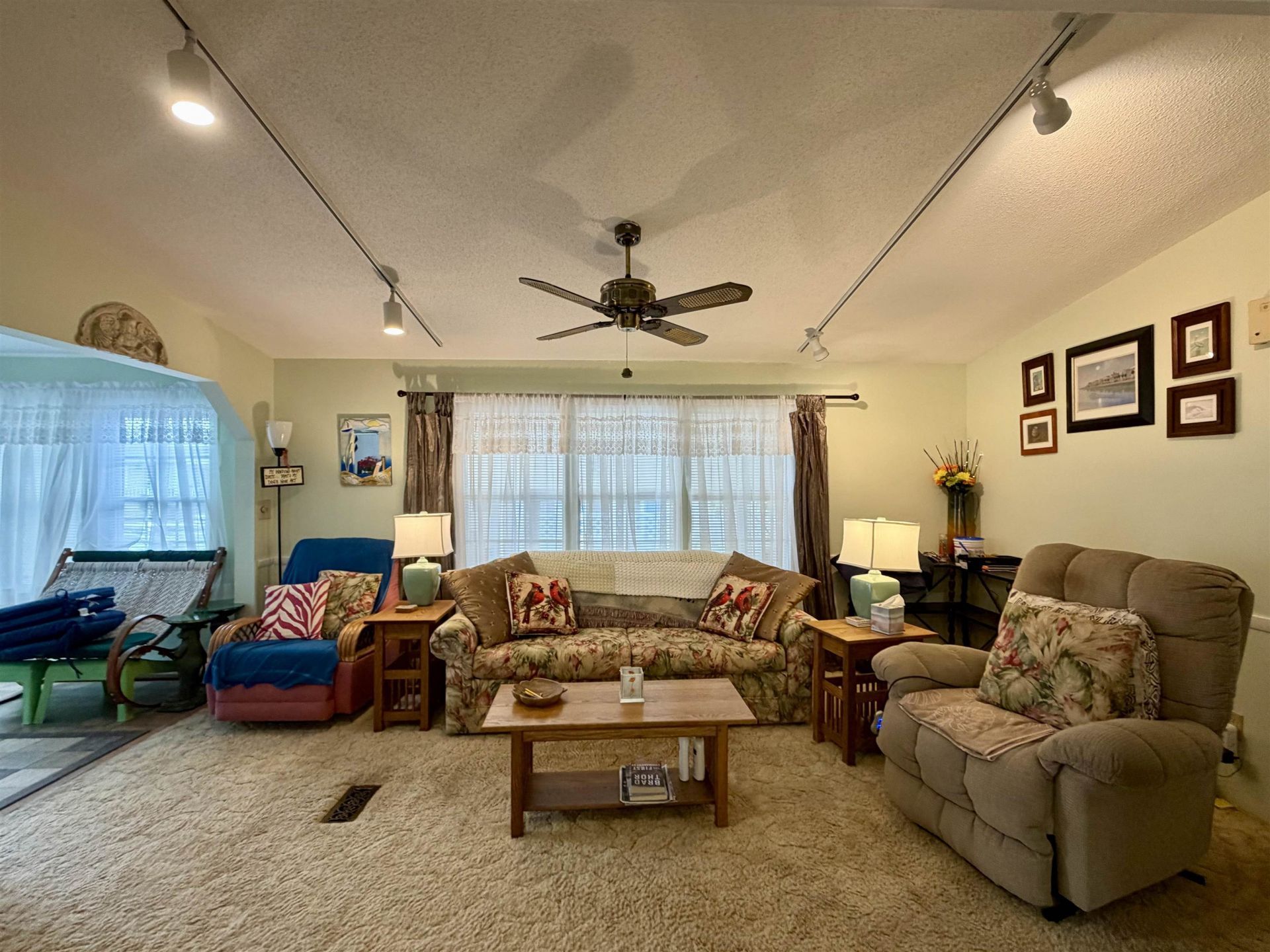 422 Sandlewood Dr. Photo 6