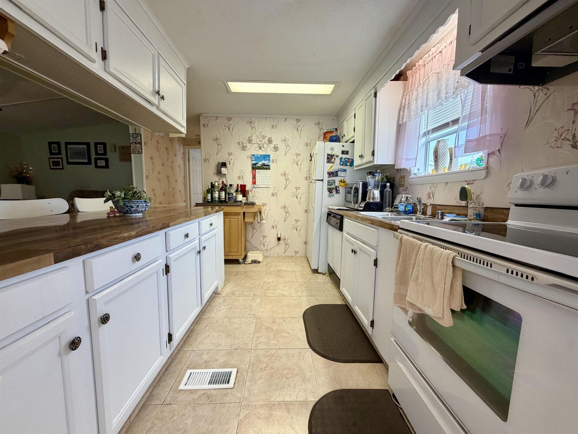 422 Sandlewood Dr. Photo 8