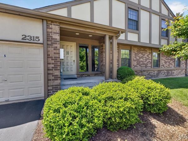 2315 Seven Pines Drive, Unit 2, Maryland Heights, MO 63146