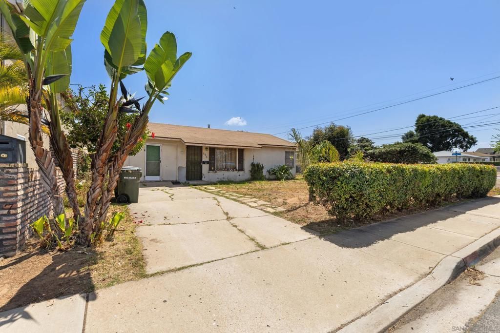 535 12th St, Imperial Beach, CA 91932 Main Photo