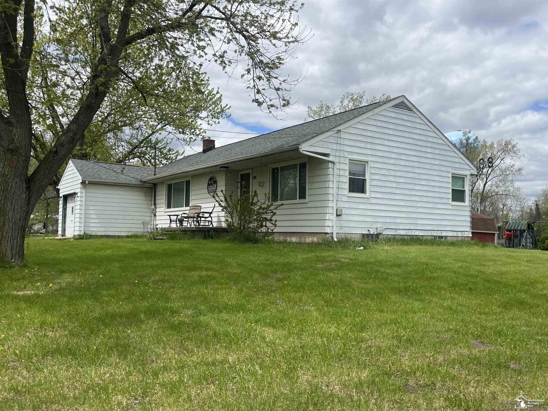 3300 W Stein Road, La Salle, MI 00000 Main Photo