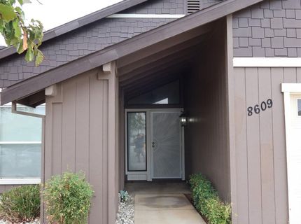 8609 Tiogawoods Dr, Sacramento, CA 95828 Photo