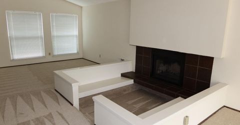 8609 Tiogawoods Dr, Sacramento, CA 95828 Photo