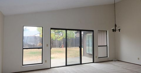 8609 Tiogawoods Dr, Sacramento, CA 95828 Photo