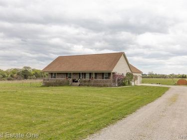 25260 32 Mile Road, Lenox Twp, MI 48050