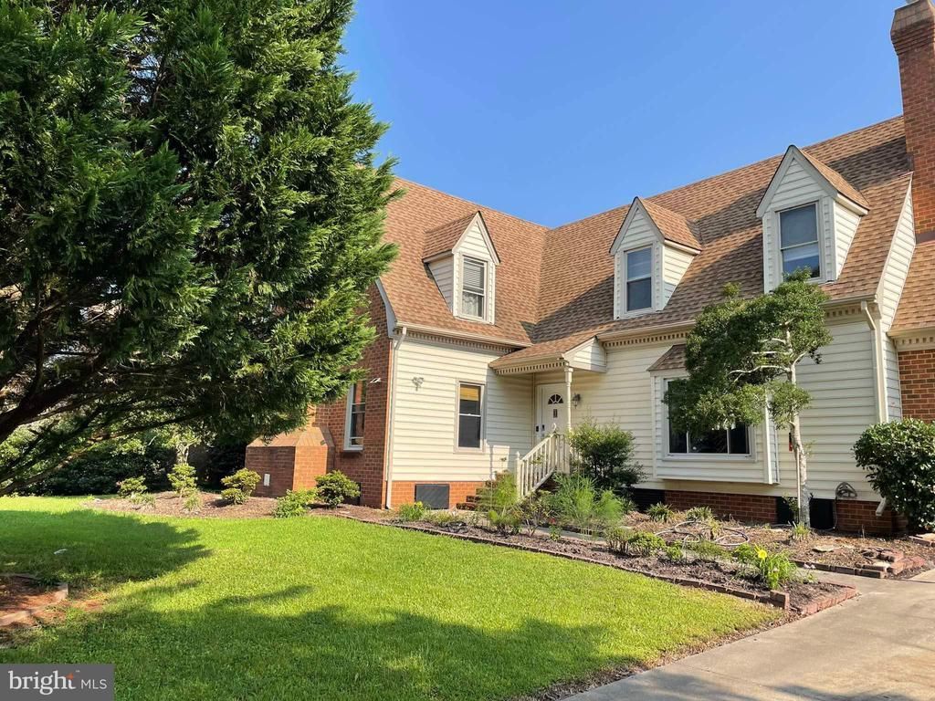 1437 Plantation Lakes Cir , Chesapeake, VA 23320 Main Photo
