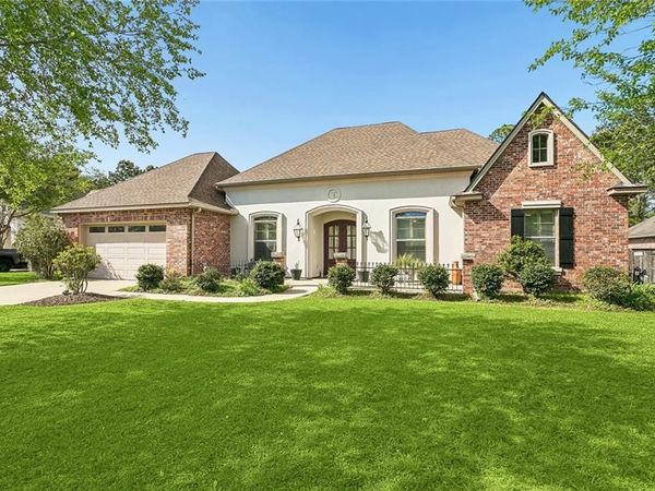 751 PLACE SAINT ETIENNE Drive, Covington, LA 70433