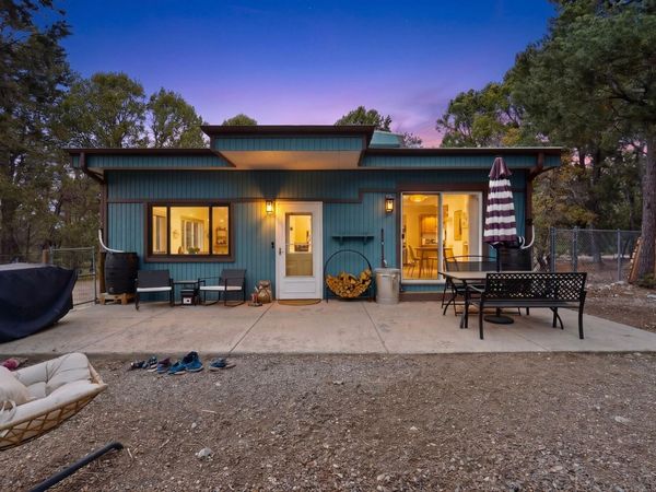 222 Raven Road , Tijeras, NM 87059
