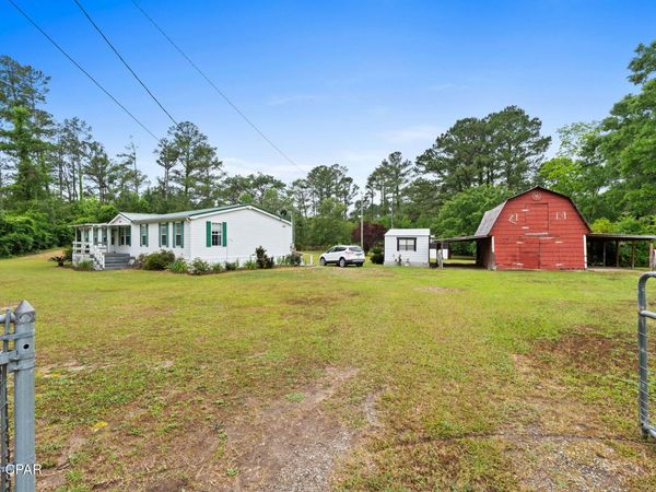 1060 Highway 277 , Chipley, FL 32428