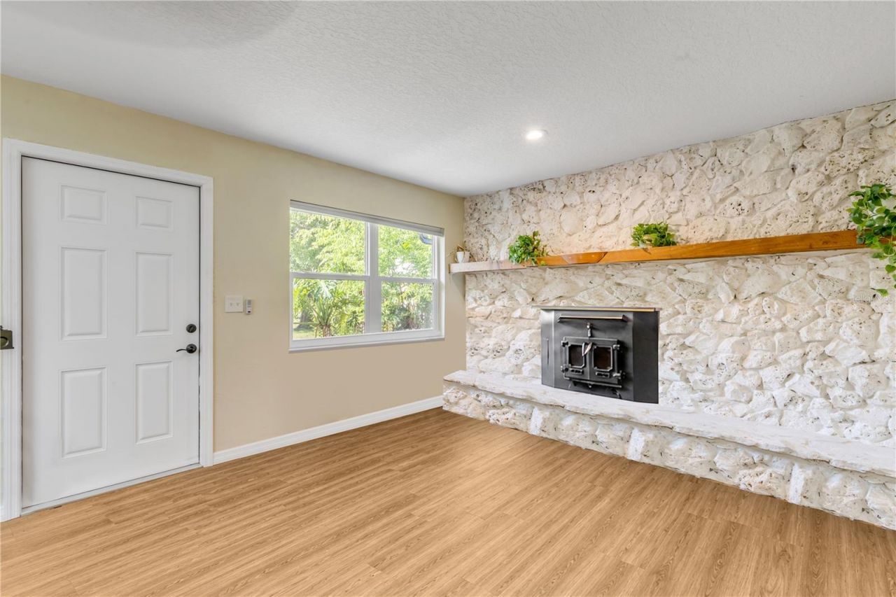 704 Green Road, New Smyrna Beach, FL 32168 Photo