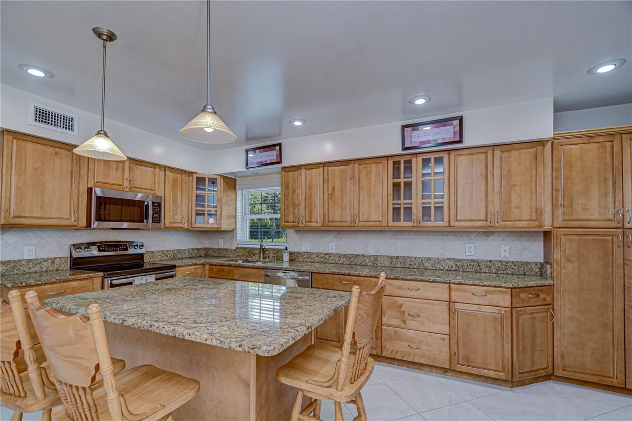 11912 Riverhills Drive, Tampa, FL 33617 Photo