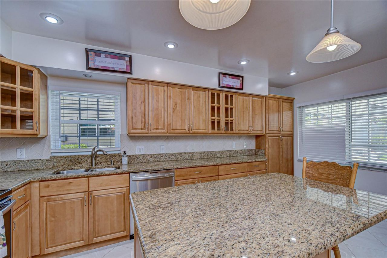 11912 Riverhills Drive, Tampa, FL 33617 Photo