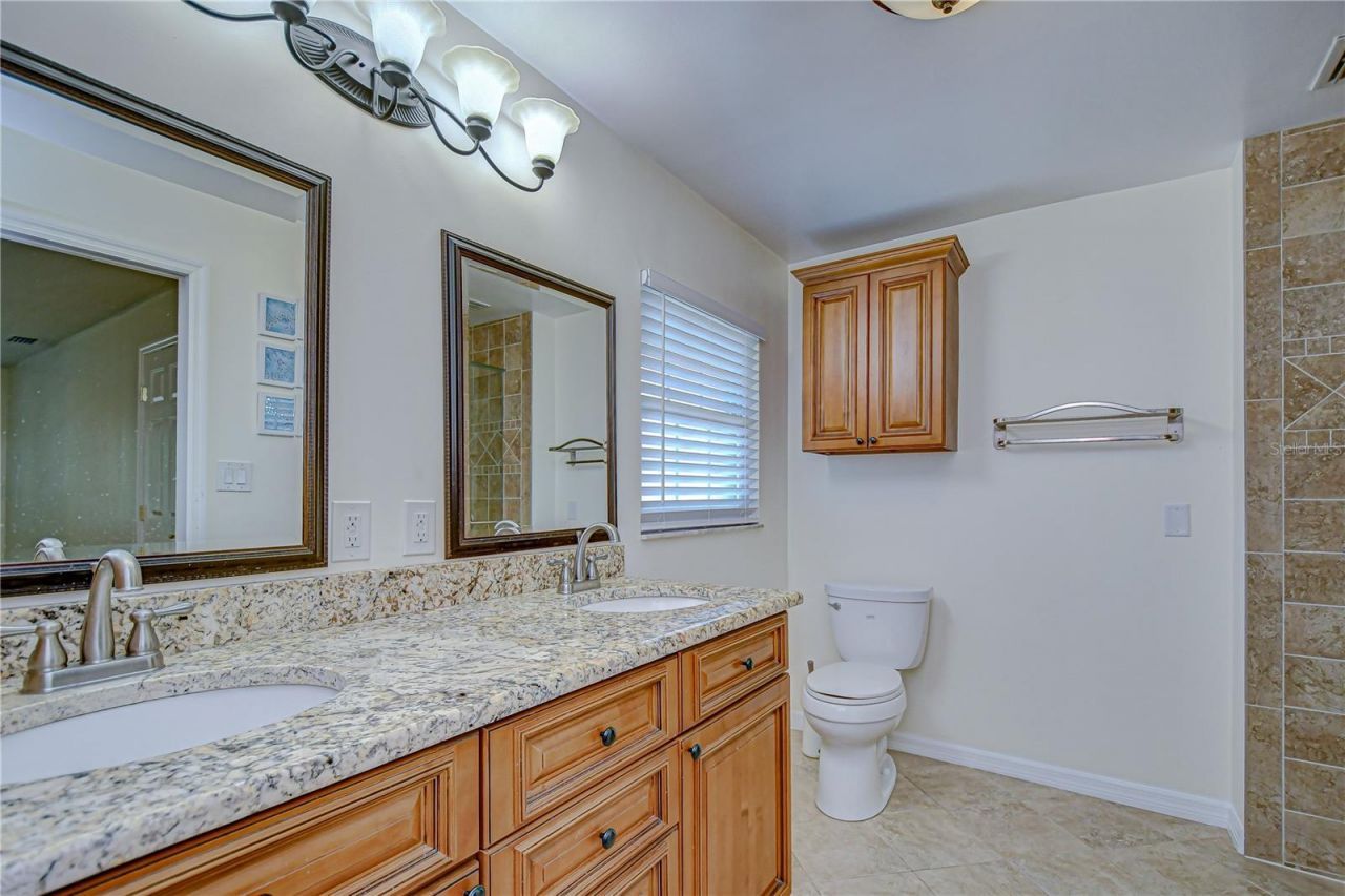 11912 Riverhills Drive, Tampa, FL 33617 Photo