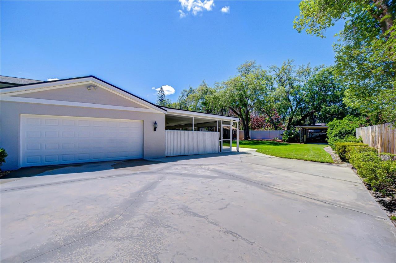 11912 Riverhills Drive, Tampa, FL 33617 Photo