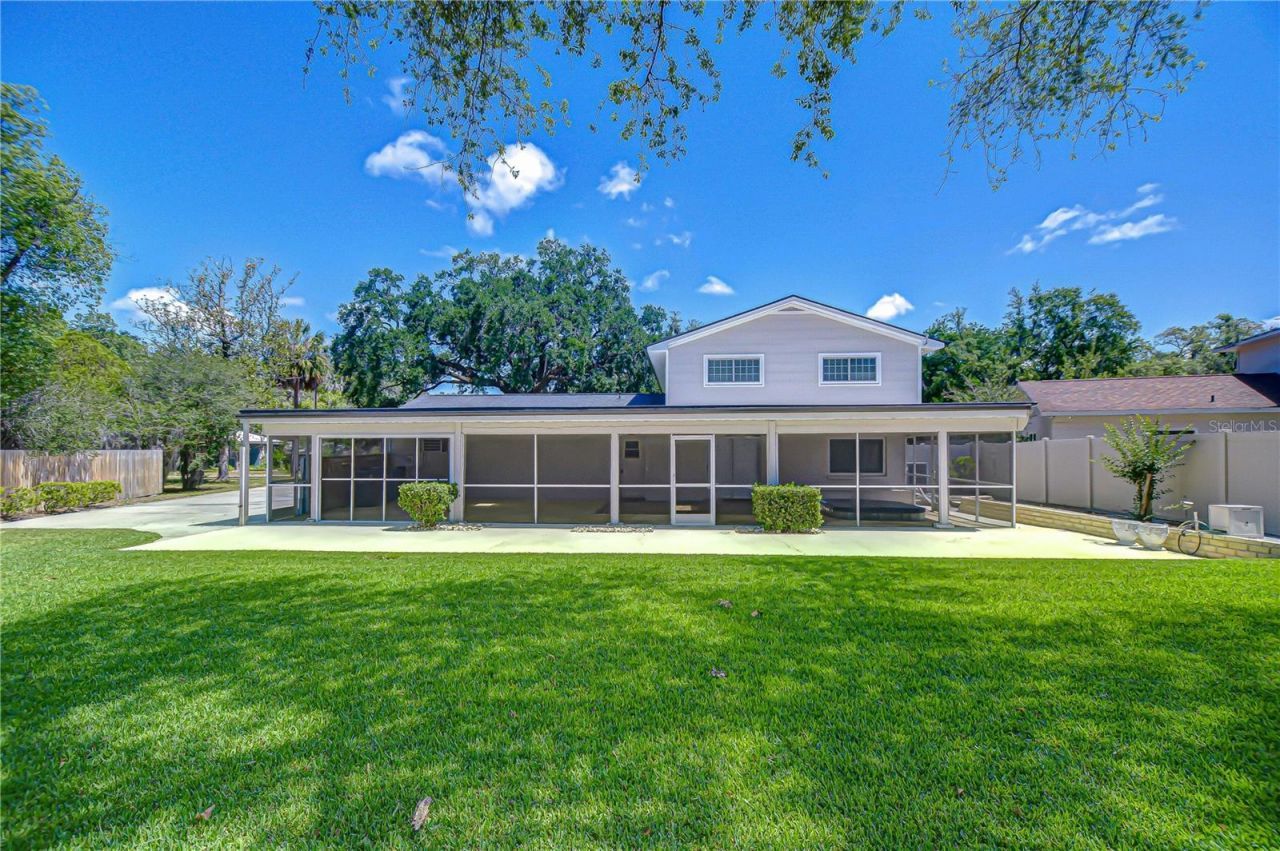 11912 Riverhills Drive, Tampa, FL 33617 Photo