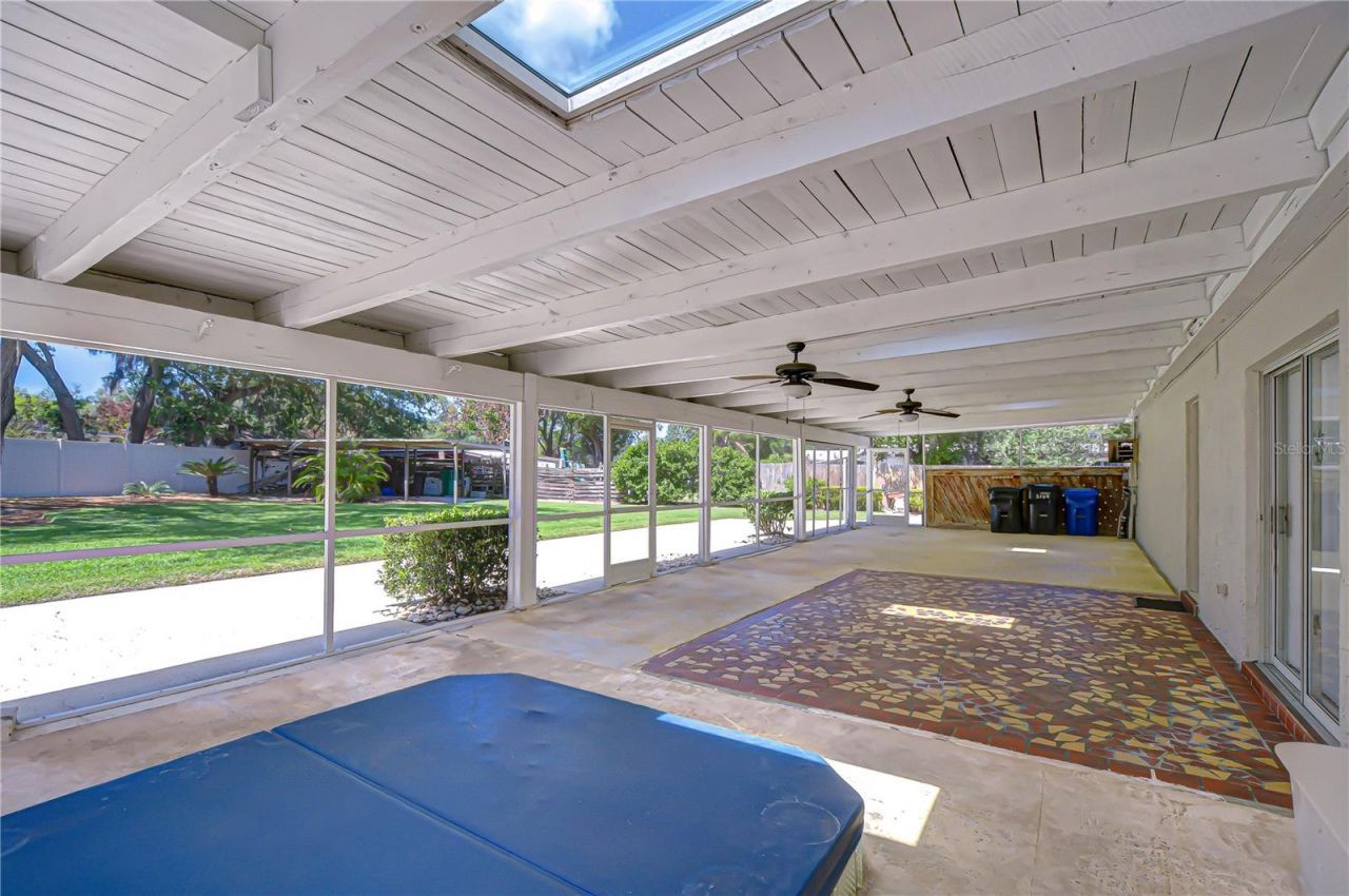 11912 Riverhills Drive, Tampa, FL 33617 Photo