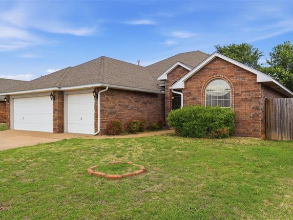 1717 SW 33rd Street, Moore, OK 73160