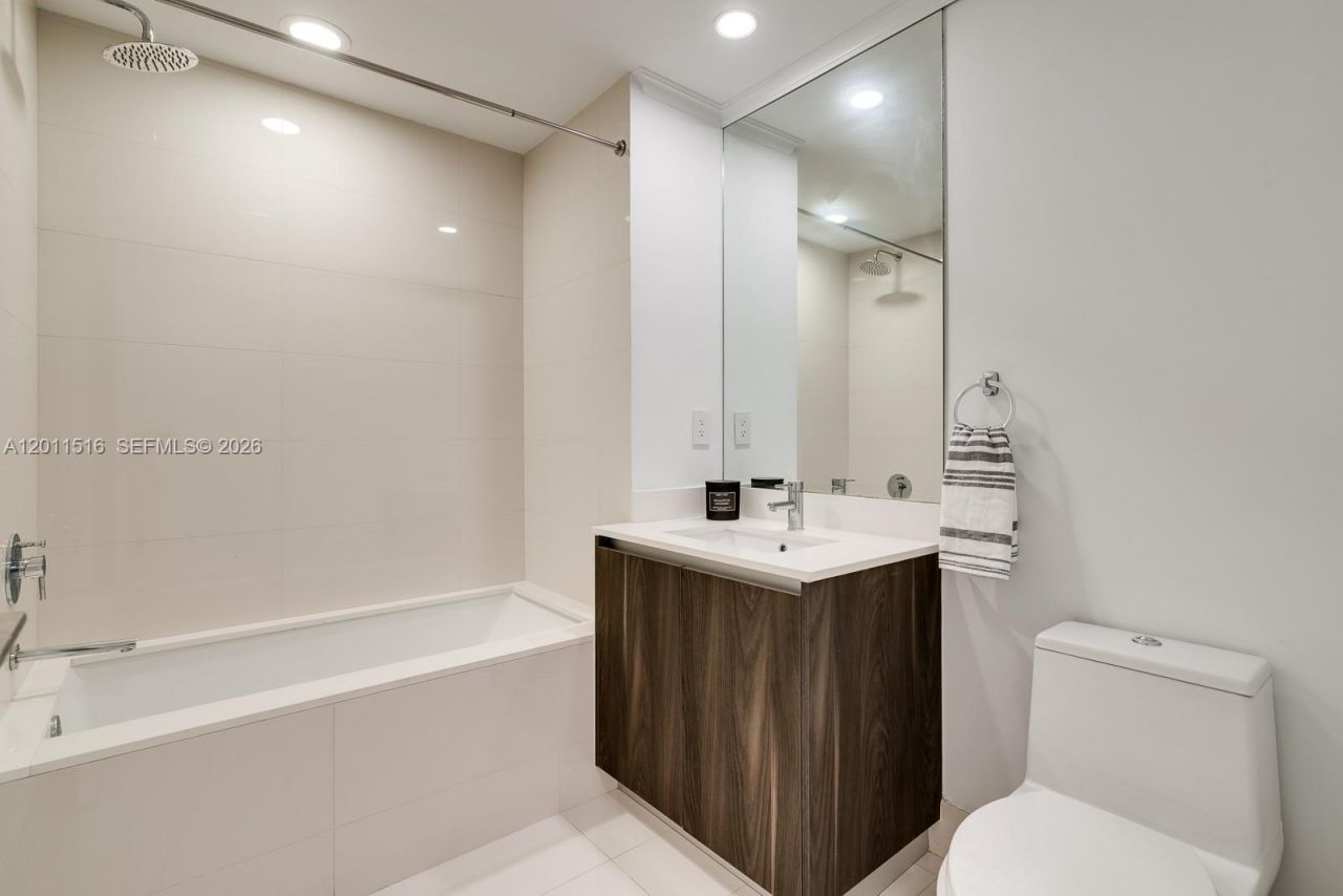 3131 NE 7th Ave, Unit 3804, Miami, FL 33137 Photo