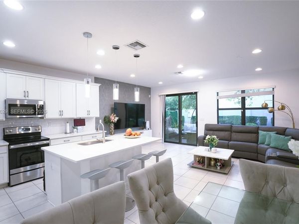 10111 Akenside Dr , Boca Raton, FL 33428