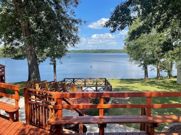 45 County Road 4857 , Mount Pleasant, TX 75455