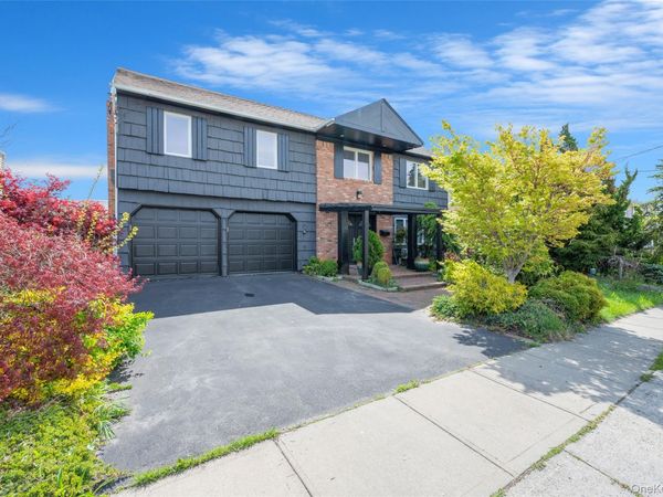 3935 Sally Lane , Oceanside, NY 11572