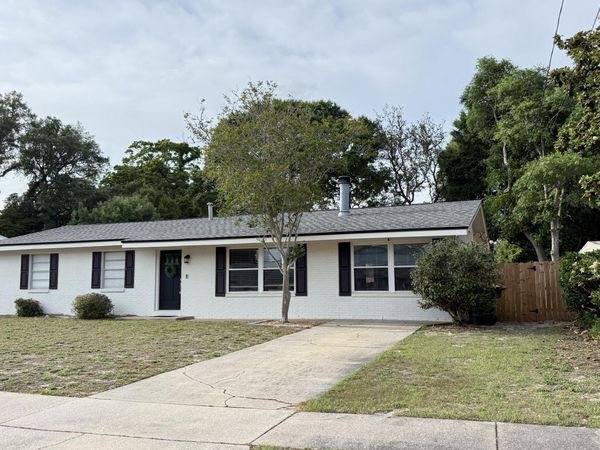 131 NE Clements Street, Fort Walton Beach, FL 32548
