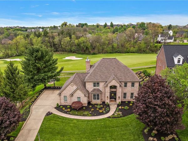 212 Chesapeake Drive, Gibsonia, PA 15044