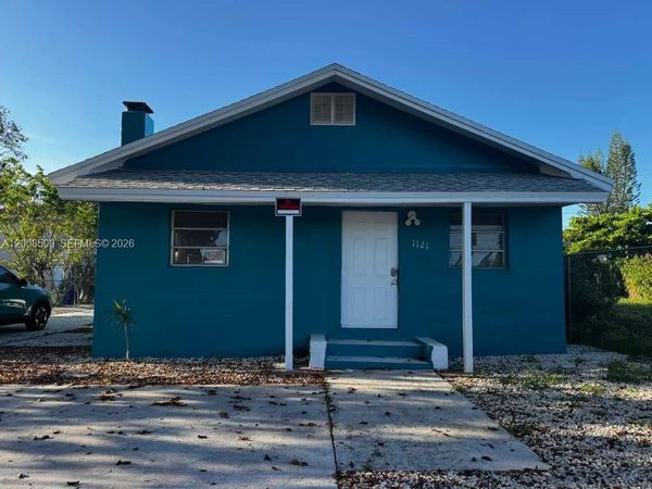 1121 NW 40th St, Unit 1, Miami, FL 33127