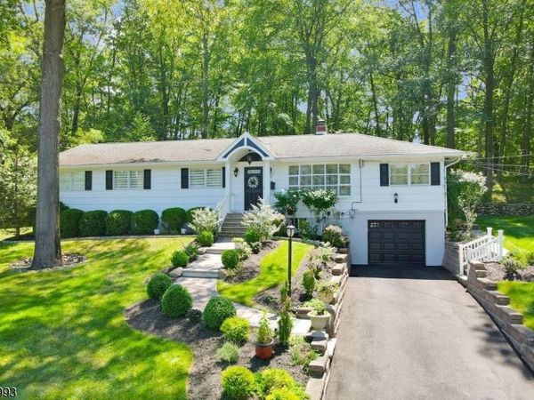 151 Page Dr, Oakland, NJ 07436