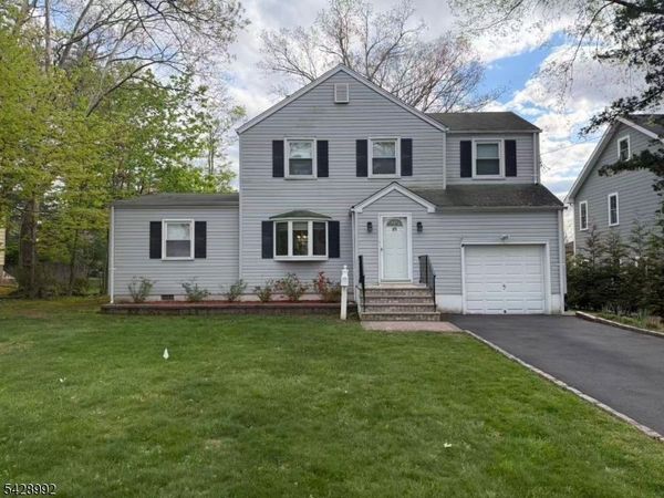 85 Irving Ave, Livingston, NJ 07039