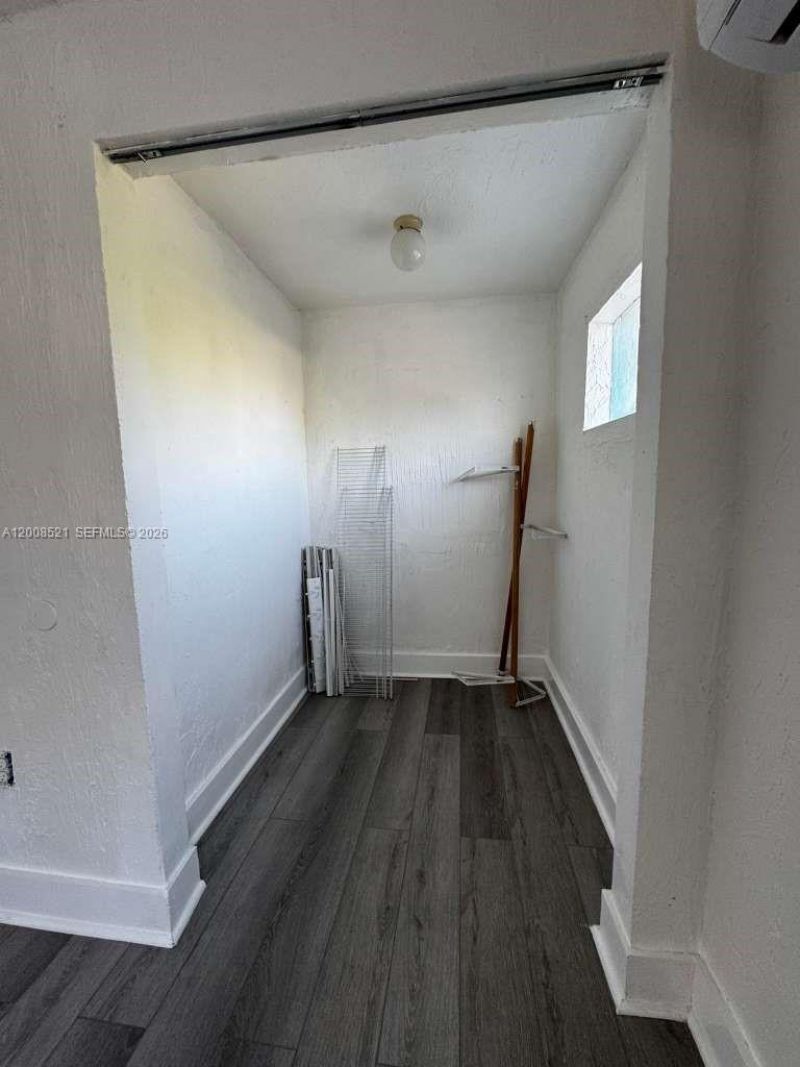 1121 NW 40th St , Unit 4, Miami, FL 33127 Photo