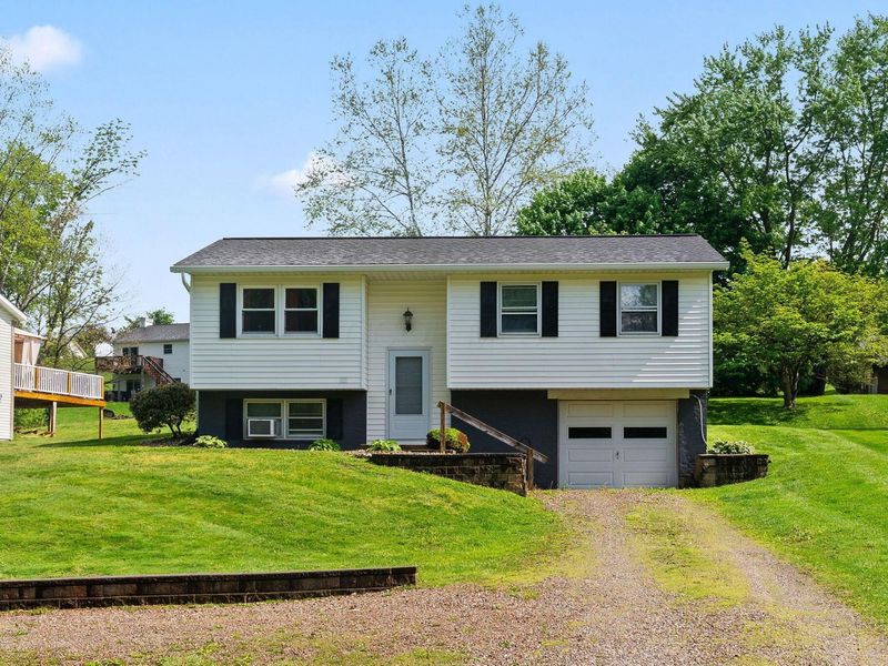 6415 Tanglewood Drive, Nashport, OH 43830 Photo 1