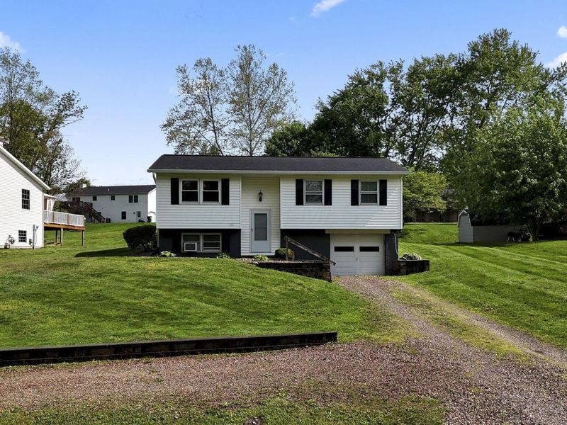 6415 Tanglewood Drive, Nashport, OH 43830 Photo 3