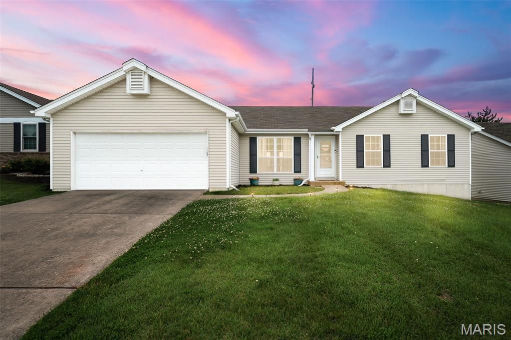 4 Royallbend Court , O Fallon, MO 63368 Main Photo