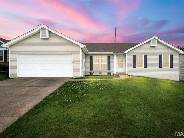4 Royallbend Court , O'Fallon, MO 63368