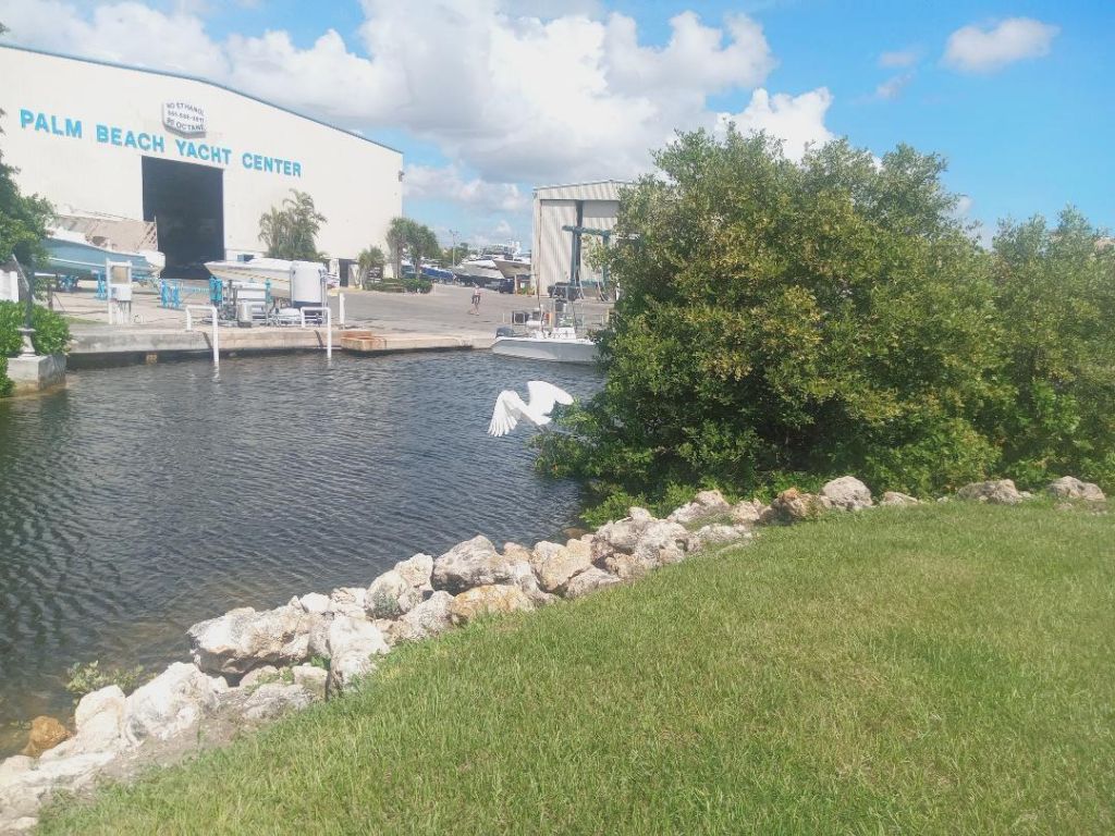 25 S Loafing Street, Unit 25, Hypoluxo, FL 33462 Photo
