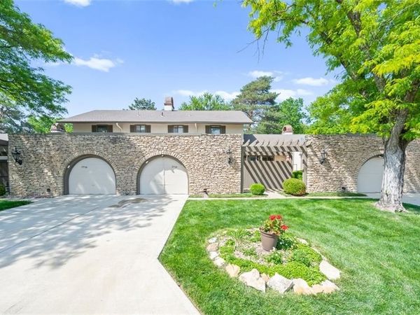 7704 W 102nd Street, Overland Park, KS 66212