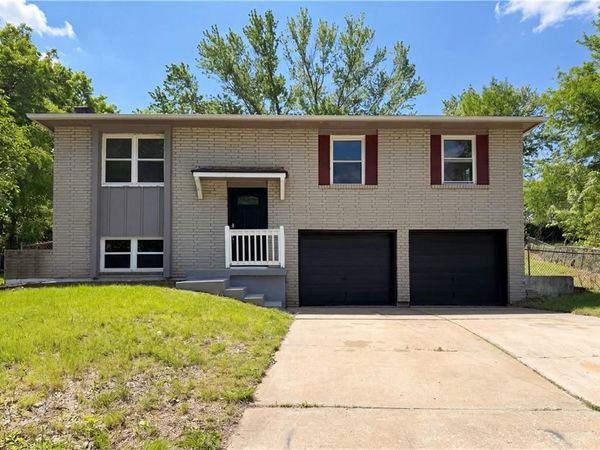 16517 E 35th Street Court, Independence, MO 64055