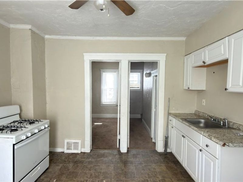 10706 Reno Avenue, Cleveland, OH 44105 Photo 5