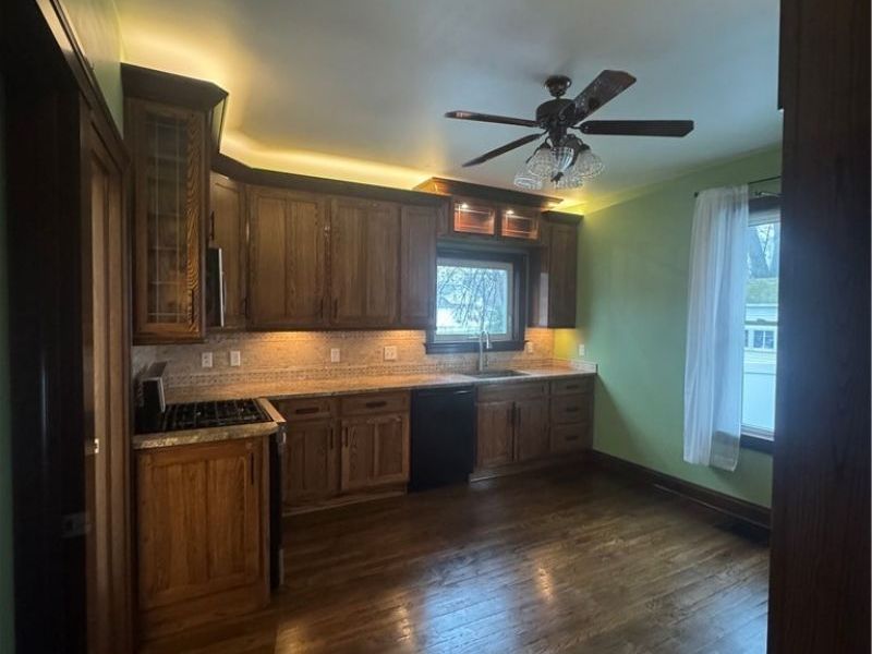 8506 Nowlen Street, Mentor, OH 44060 Photo 3