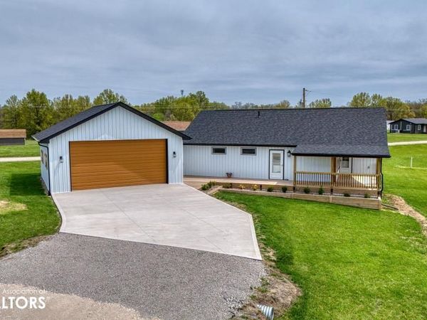 12241 Apache Drive, Moravia, IA 52571