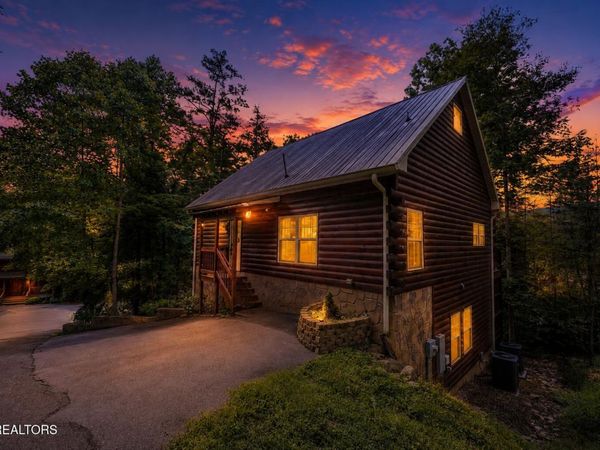 1622 Misty Hollow Way, Gatlinburg, TN 37738