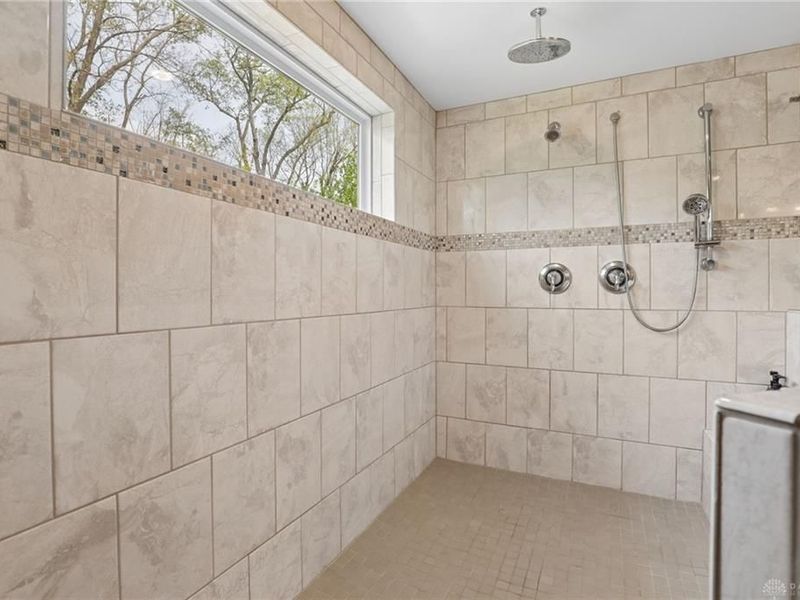 1252 Autumn Run Drive, Hamilton Township, OH 45039 Photo 46