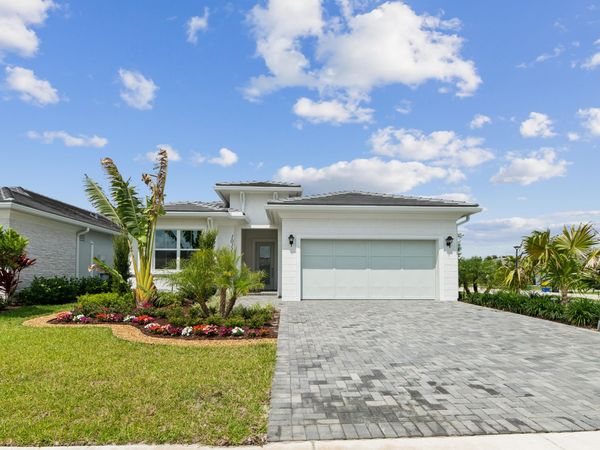 10118 Driftwood Way, Palm Beach Gardens, FL 33412